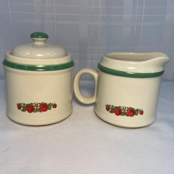 SHEFFIELD STRAWBERRIES 'N CREAM STONEWARE. HARD TO FIND. SUGAR & CREAMER" - Picture 5 of 11